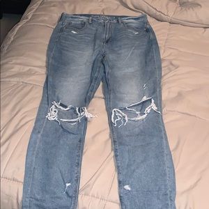 American Eagle High Waisted Mom Jeans